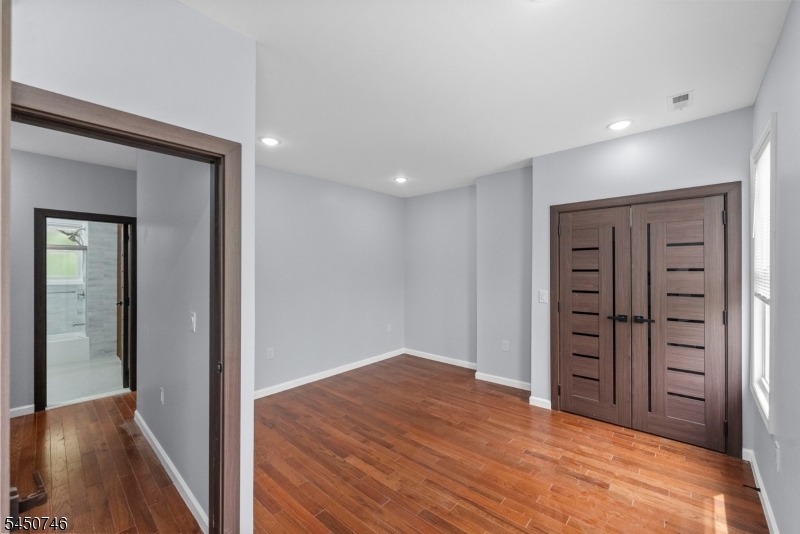 100 Atlantic St Property Photo 27