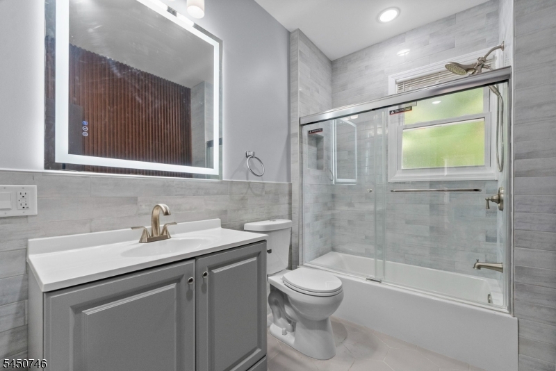 100 Atlantic St Property Photo 32