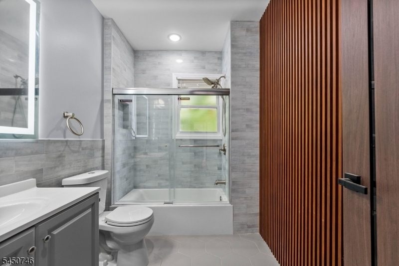 100 Atlantic St Property Photo 33