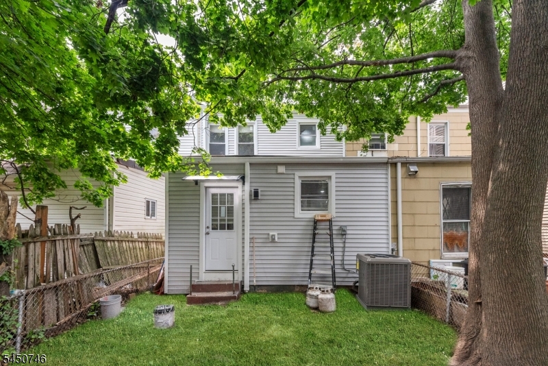 100 Atlantic St Property Photo 37