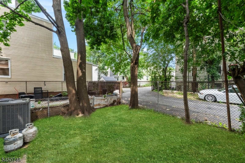 100 Atlantic St Property Photo 38