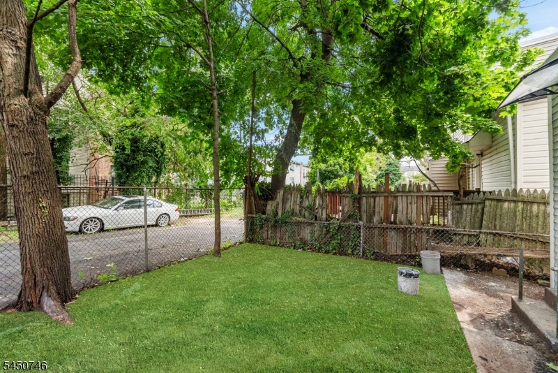 100 Atlantic St Property Photo 39