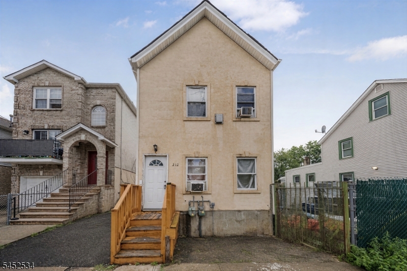 212 Port Ave Property Photo 1
