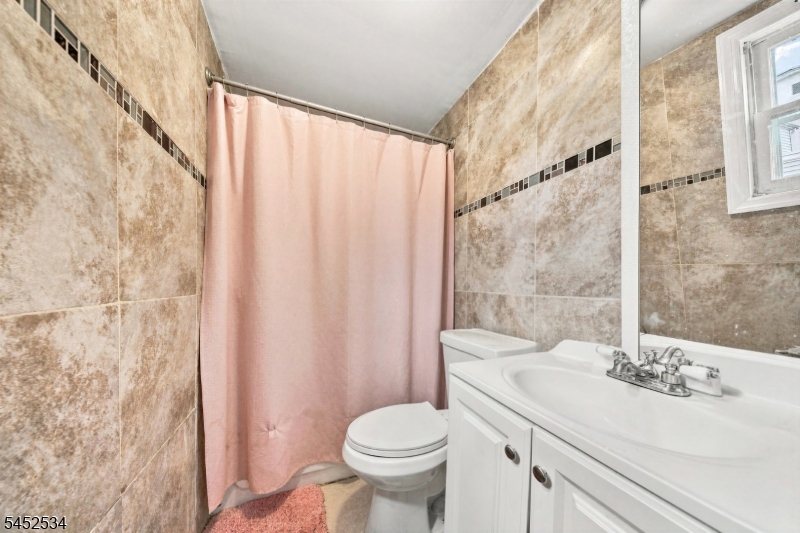 212 Port Ave Property Photo 6