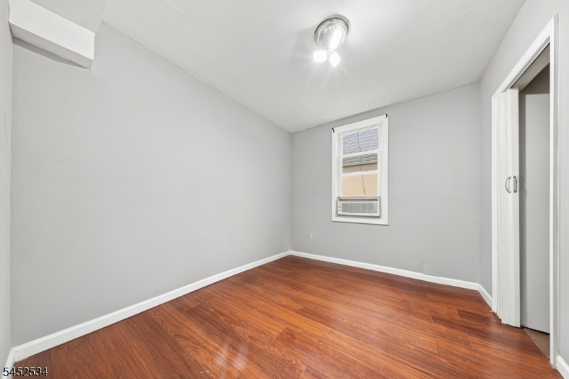 212 Port Ave Property Photo 8