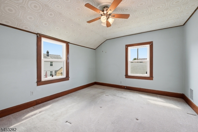624 Britton St Property Photo 14