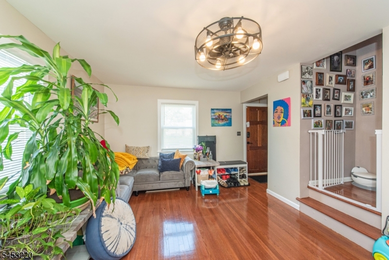 1109 Lincoln St Property Photo 5
