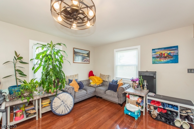 1109 Lincoln St Property Photo 6