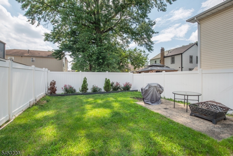 1109 Lincoln St Property Photo 22