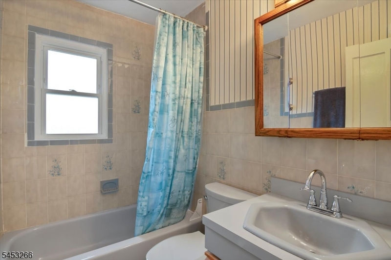 35 Lorettacong Dr Property Photo 10