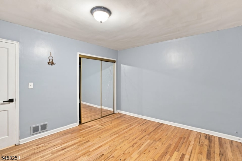654 Howard St Property Photo 12