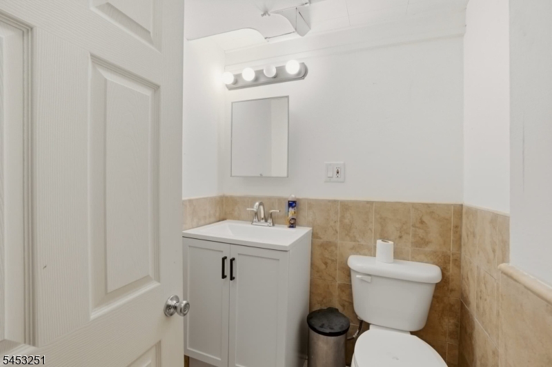 654 Howard St Property Photo 31