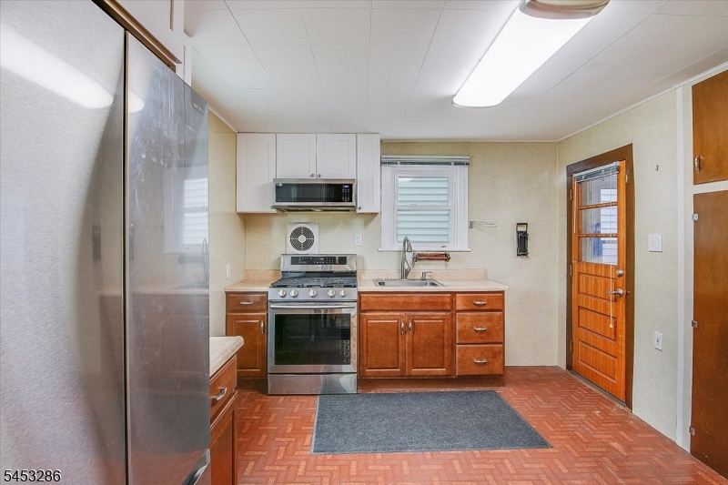 27 Moran St Property Photo 8