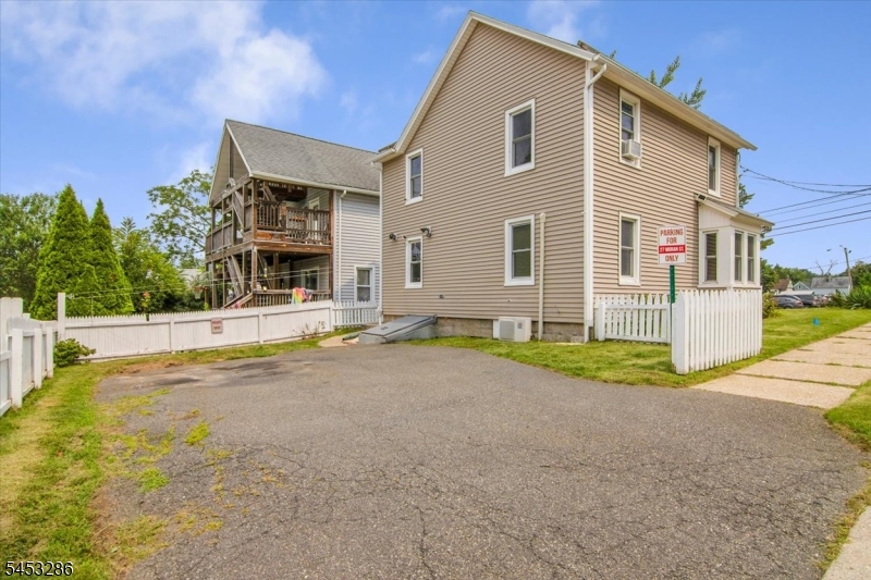 27 Moran St Property Photo 19