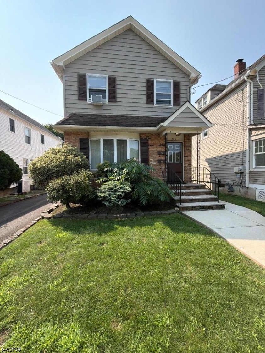 723 North Ave 2 Property Photo 1