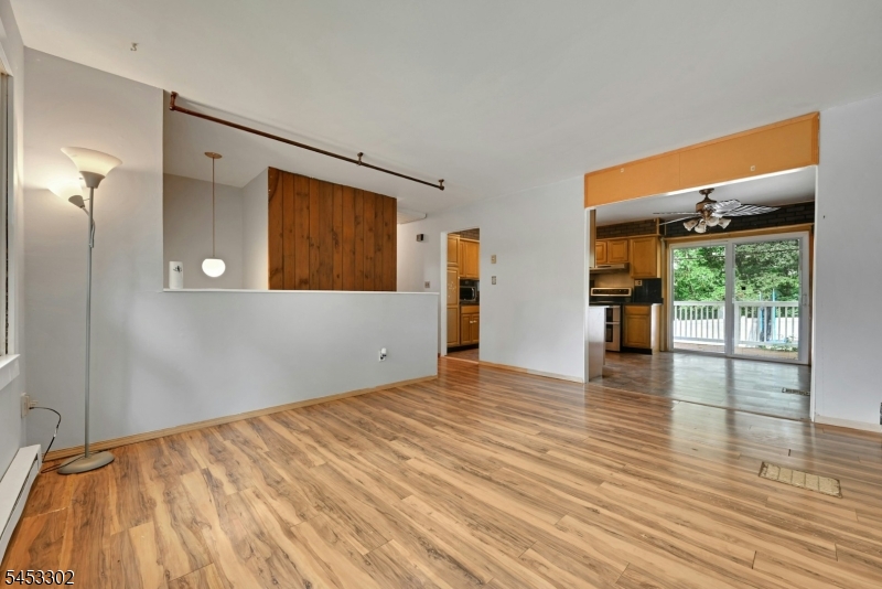 16 Essex Rd Property Photo 4