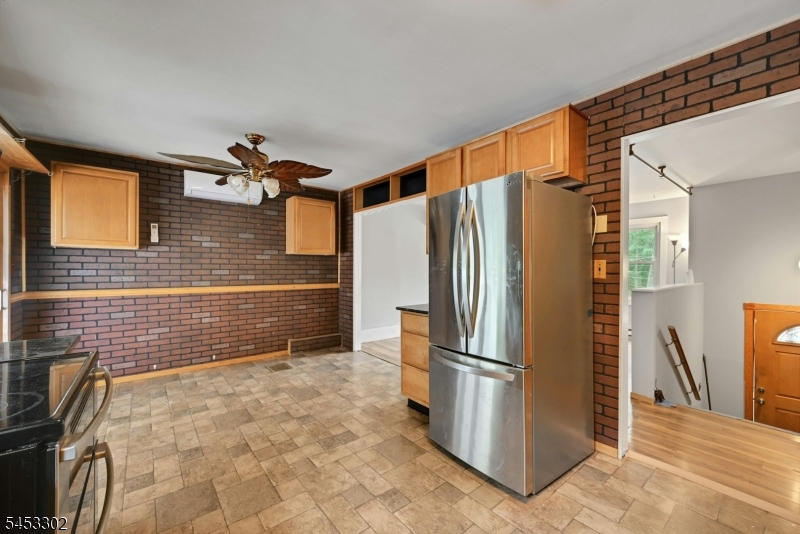 16 Essex Rd Property Photo 10