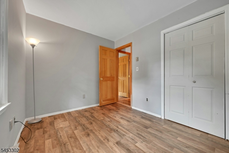 16 Essex Rd Property Photo 15