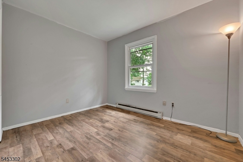 16 Essex Rd Property Photo 20