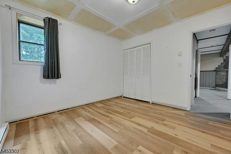 16 Essex Rd Property Photo 24