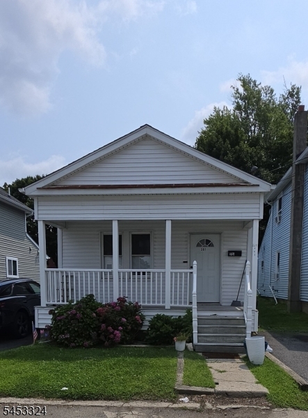 301 Center St 1 Property Photo 2