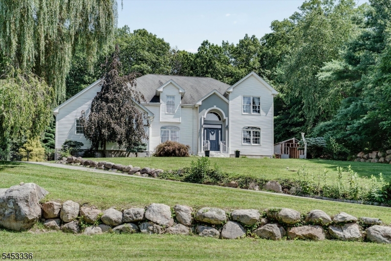 10 Skyler Ct Property Photo 1
