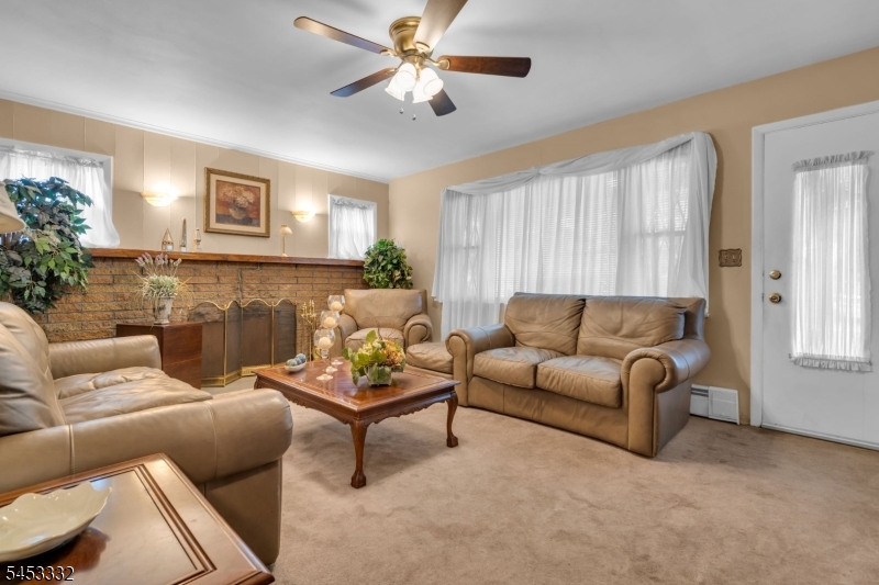 1004 Ross St Property Photo 6