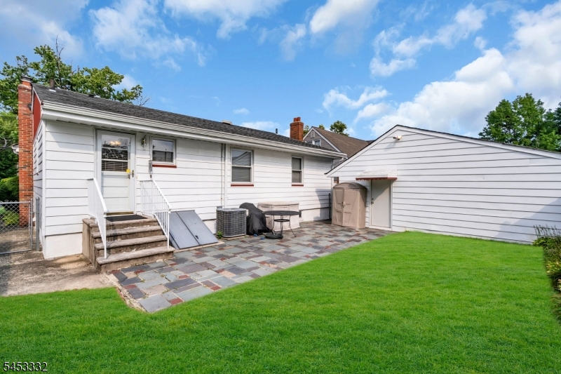 1004 Ross St Property Photo 28