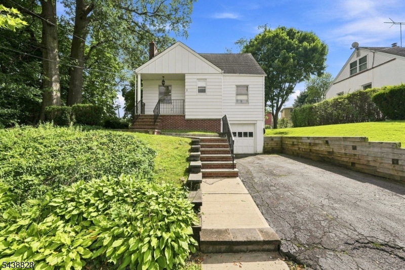 5 Plymouth Rd Property Photo 1
