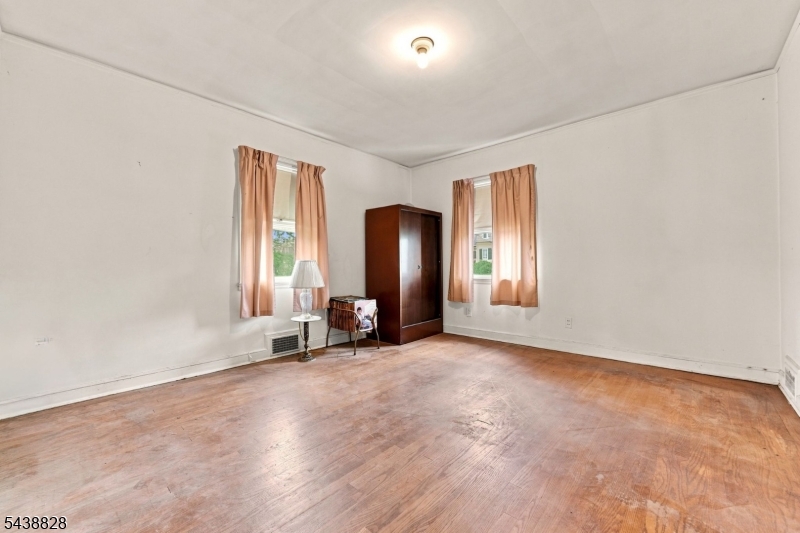5 Plymouth Rd Property Photo 10