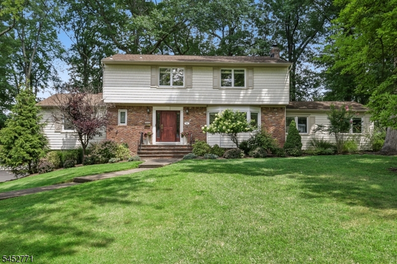 9 Burlington Rd Property Photo 1
