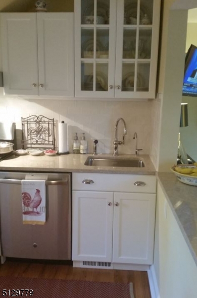 247 Valley Rd Property Photo 6