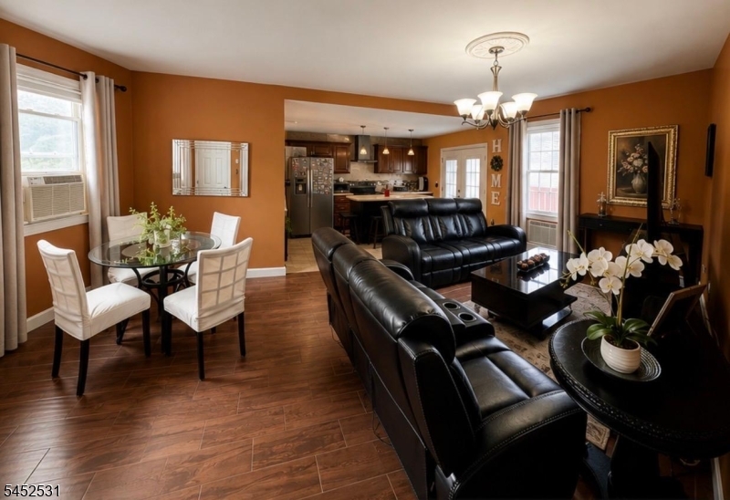 22 E High St Property Photo 2