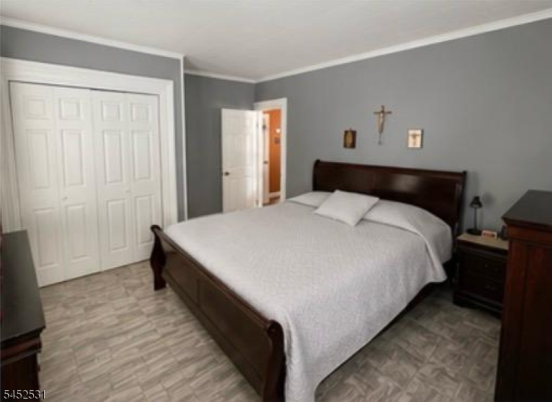 22 E High St Property Photo 6