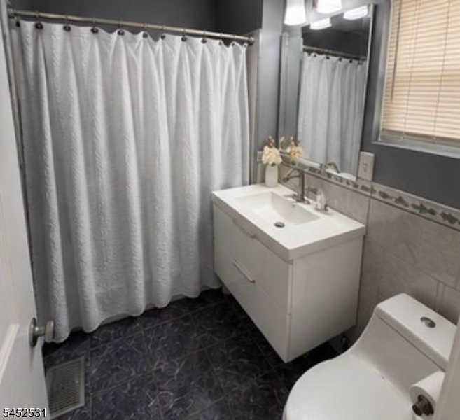 22 E High St Property Photo 8