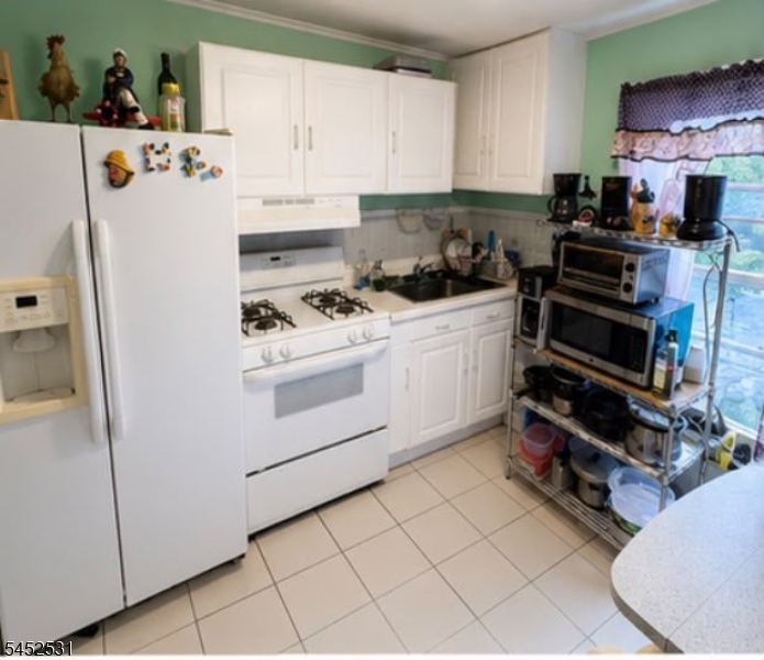 22 E High St Property Photo 10