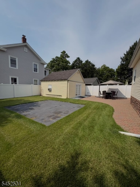 22 E High St Property Photo 15