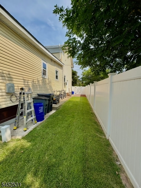 22 E High St Property Photo 18