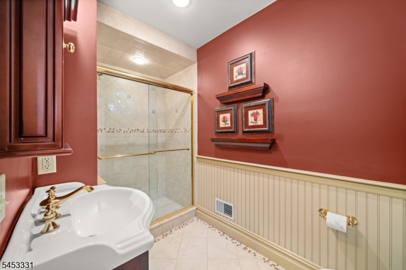 159 Hillside Ave Property Photo 18