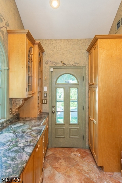 12 Colonial Dr Property Photo 14