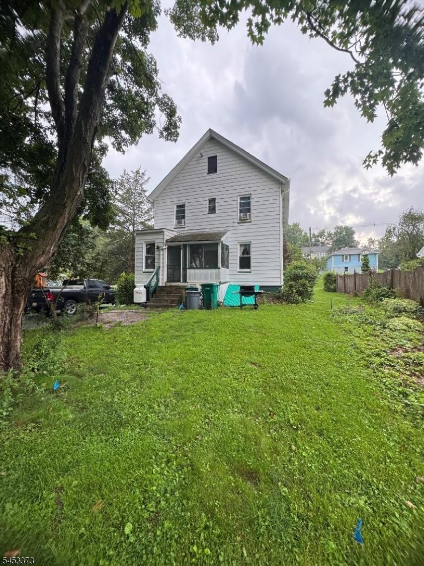 6 Fourth St Property Photo 3