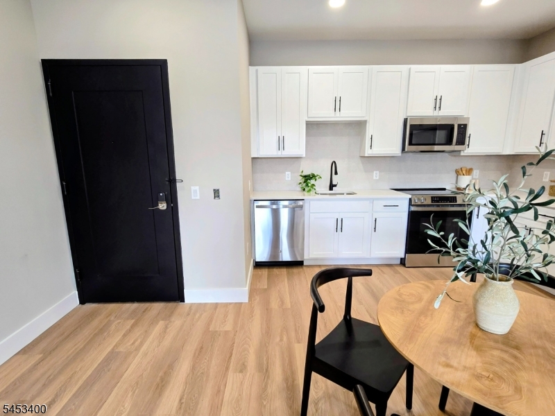 450 Washington Ave 201 Property Photo 4