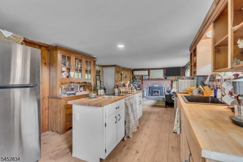 20 Plaza Dr Property Photo 1