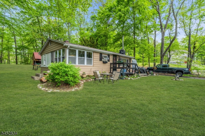 20 Plaza Dr Property Photo 2