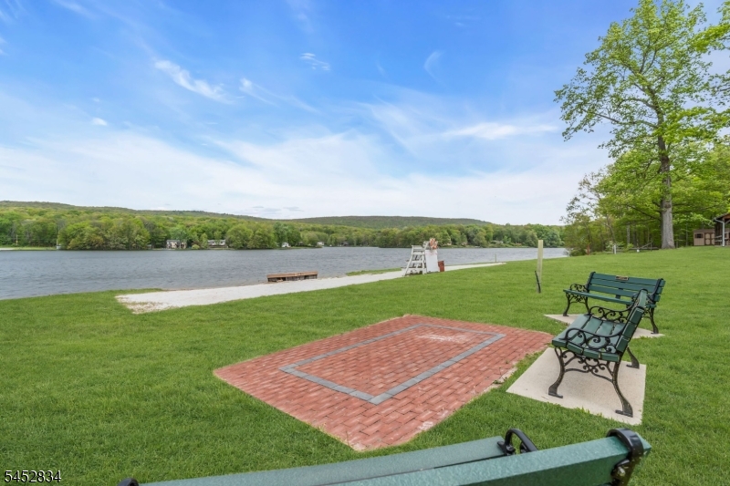 20 Plaza Dr Property Photo 8
