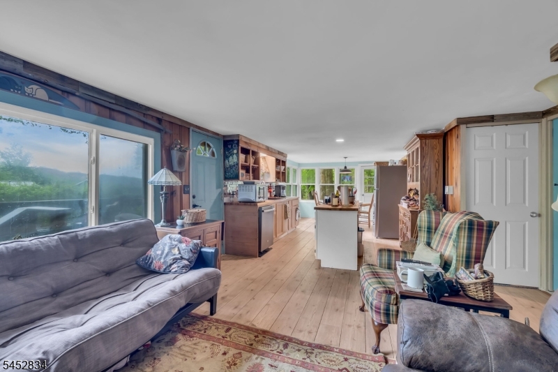 20 Plaza Dr Property Photo 14