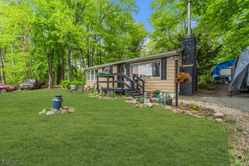 20 Plaza Dr Property Photo 22