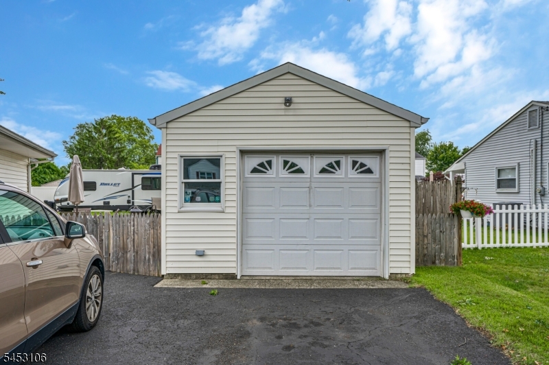 2 Orchid Pl Property Photo 5