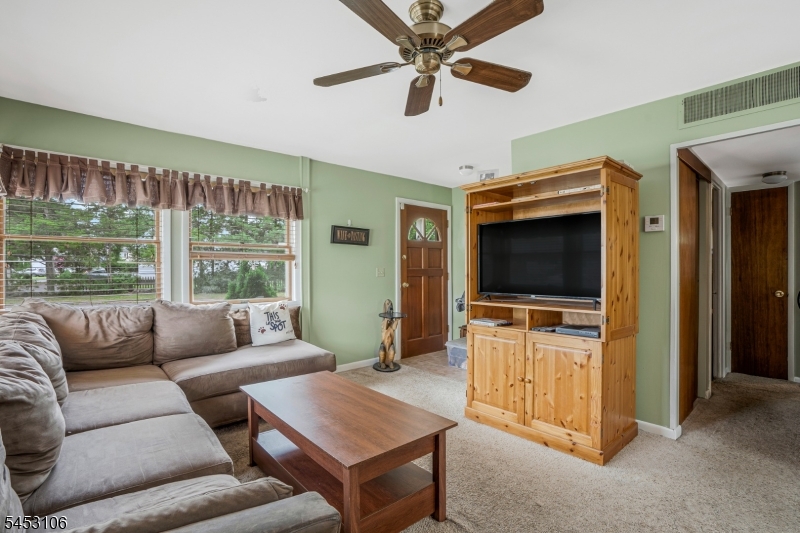 2 Orchid Pl Property Photo 6