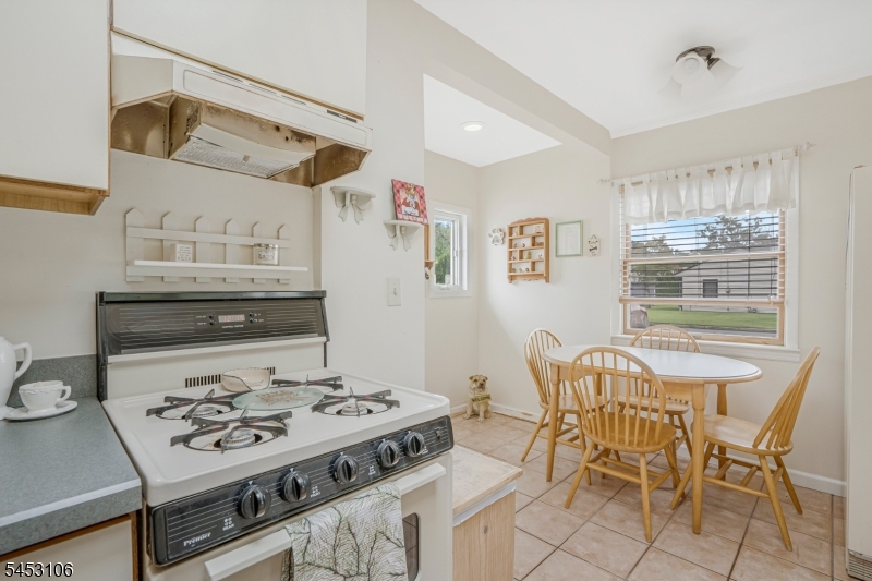2 Orchid Pl Property Photo 13